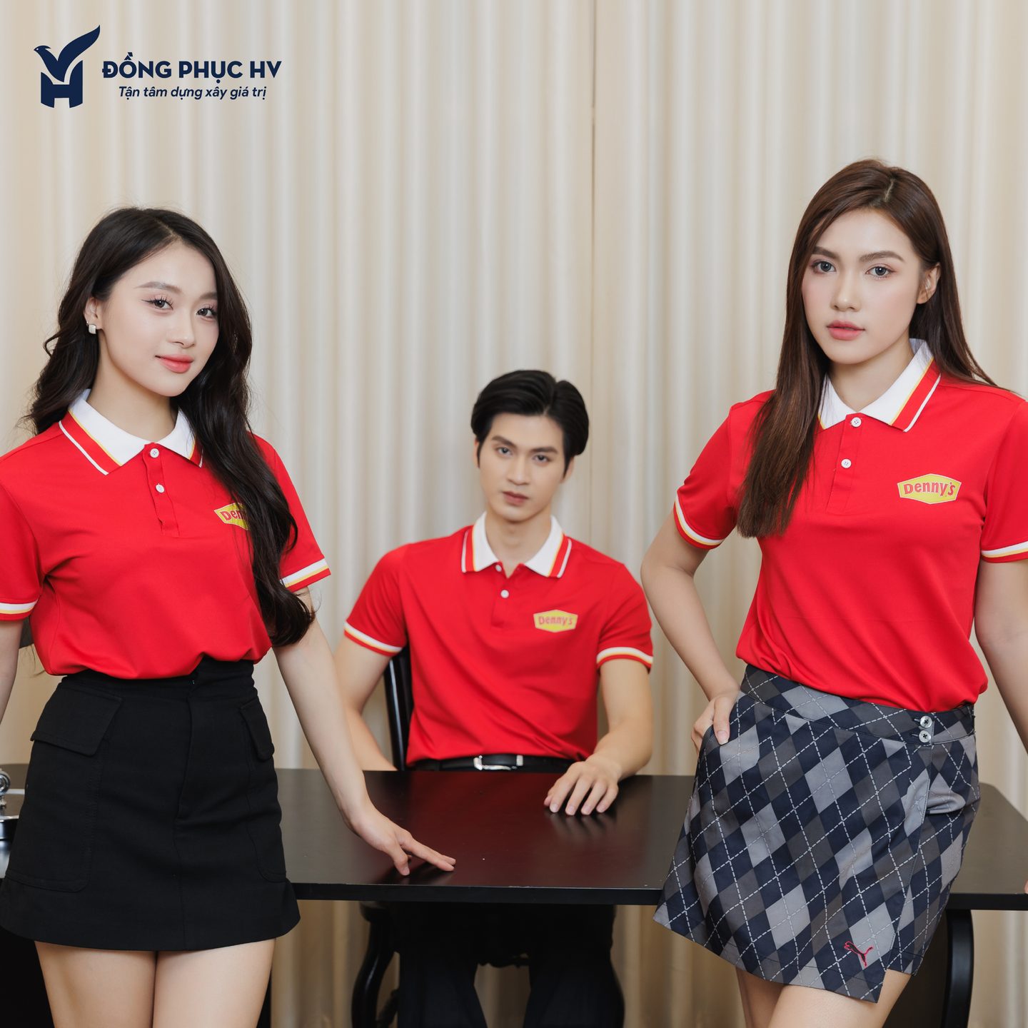 Đồng Phục Nhà Hàng Denny's Màu Đỏ TT1202 - Hình ảnh 4